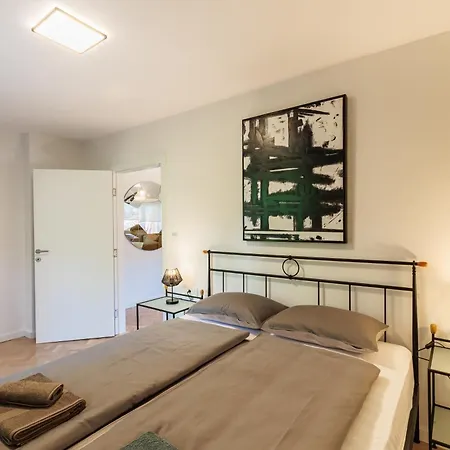 - Peaceful & Modern Old Town Apartamento *
